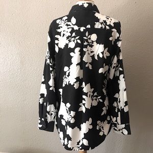 Ellen Tracey Long Sleeve Button Up Top Size L